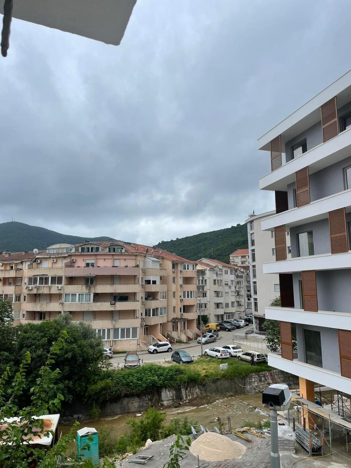 Apartment Dado