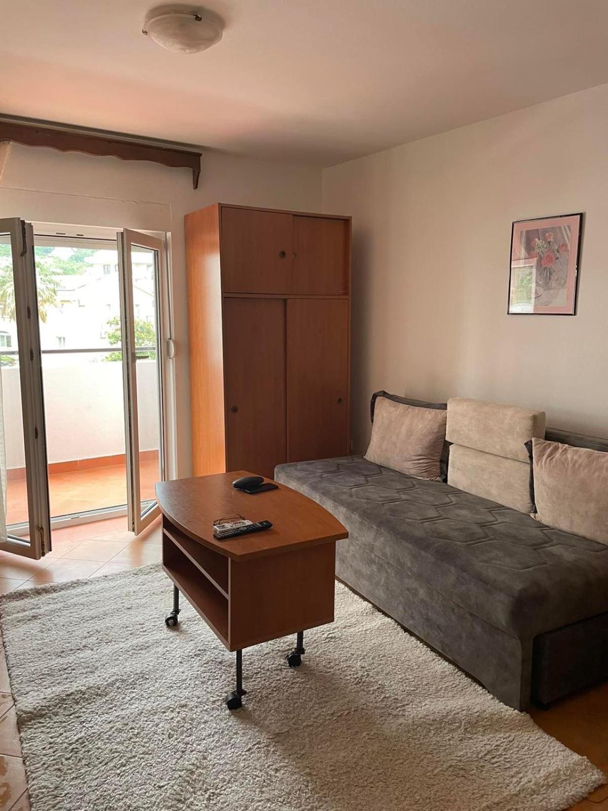 Apartment Dado